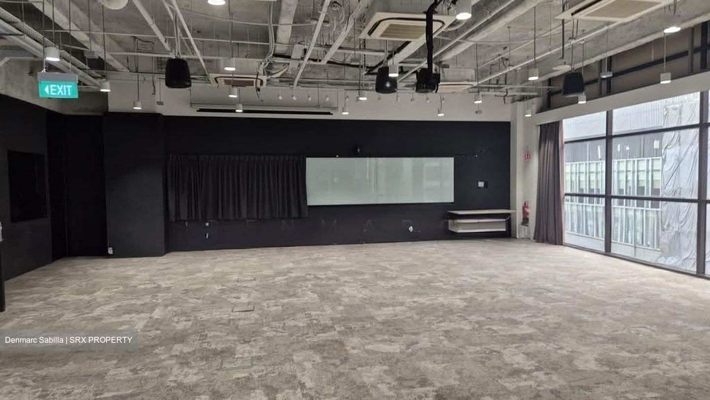 Dapenso Building (D1), Office #634122541